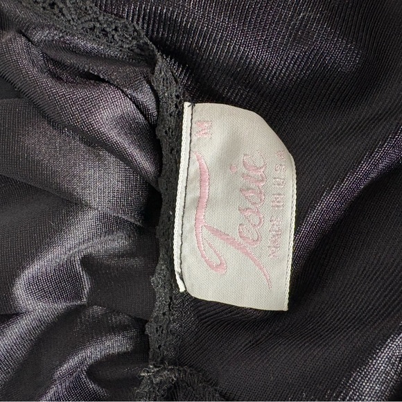 Vintage Tessie Slip Black Lace Heart Detail Size Medium - Picture 8 of 9